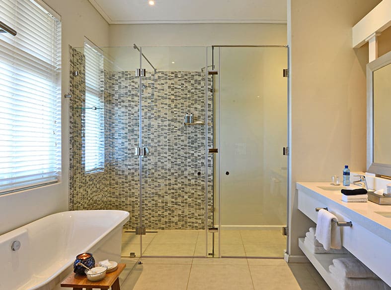 Contemporary Suites at Founders Lodge, gallery image 4 of 6