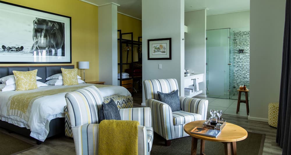 Contemporary suite interior at Founders Lodge